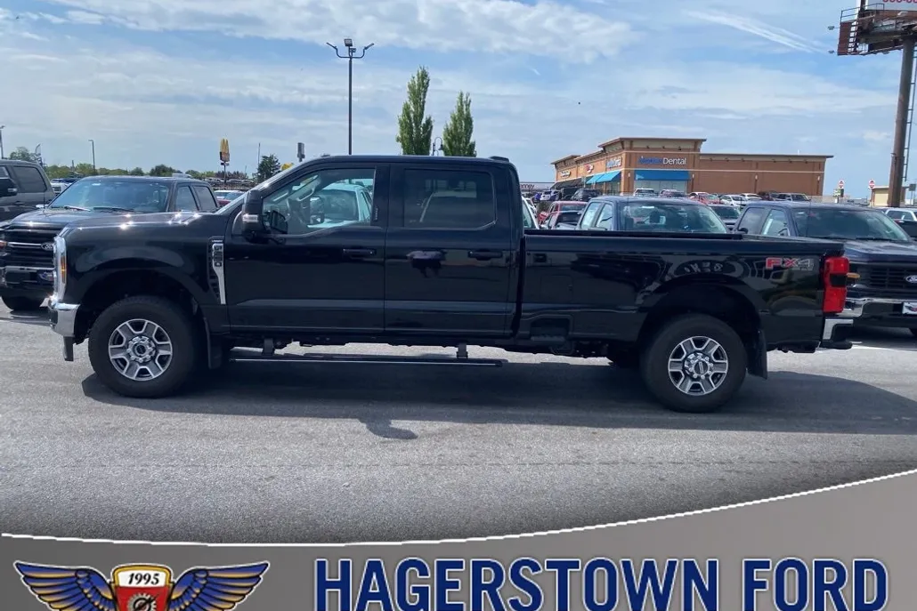 2024 Ford F-250 Lariat photo 1