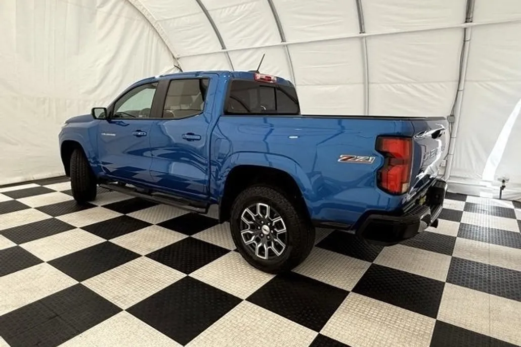 2024 Chevrolet Colorado Z71 photo 1