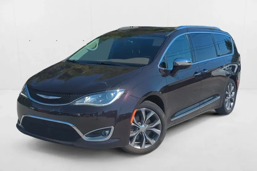 2017 Chrysler Pacifica Limited photo 1