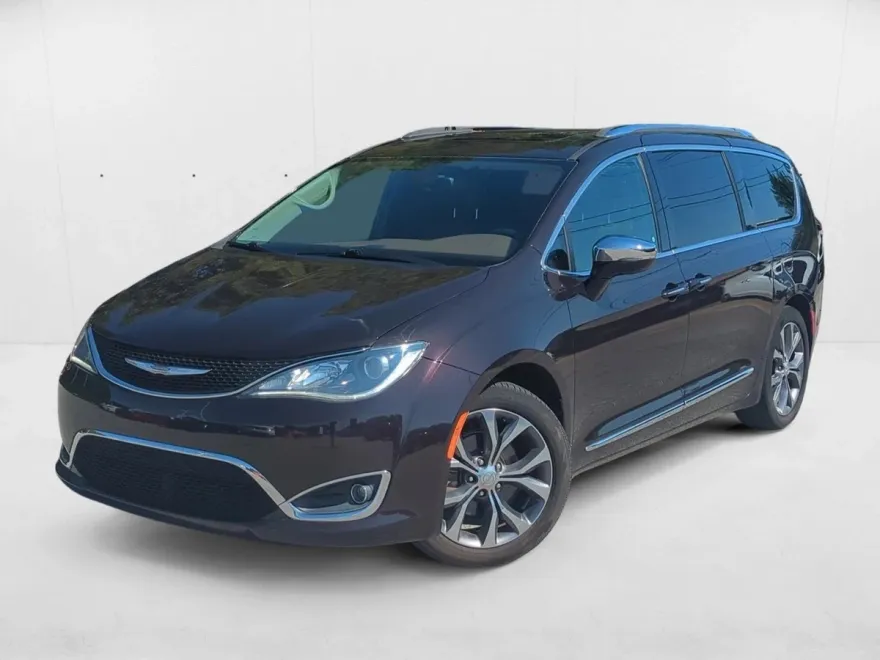 2017 Chrysler Pacifica Limited photo 1