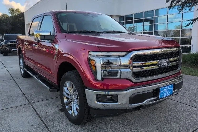 2025 Ford F-150 Lariat photo 1