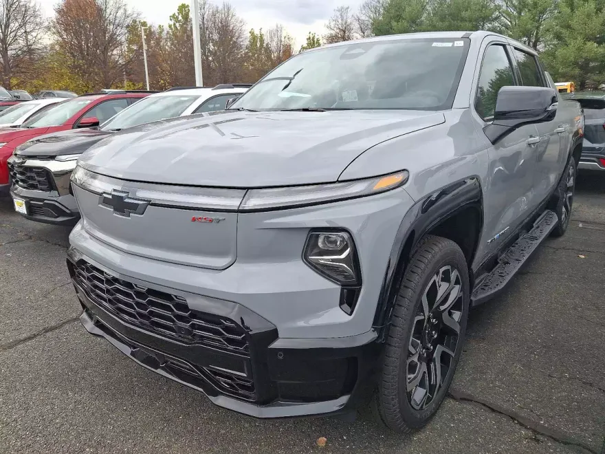 2025 Chevrolet Silverado EV RST photo 1