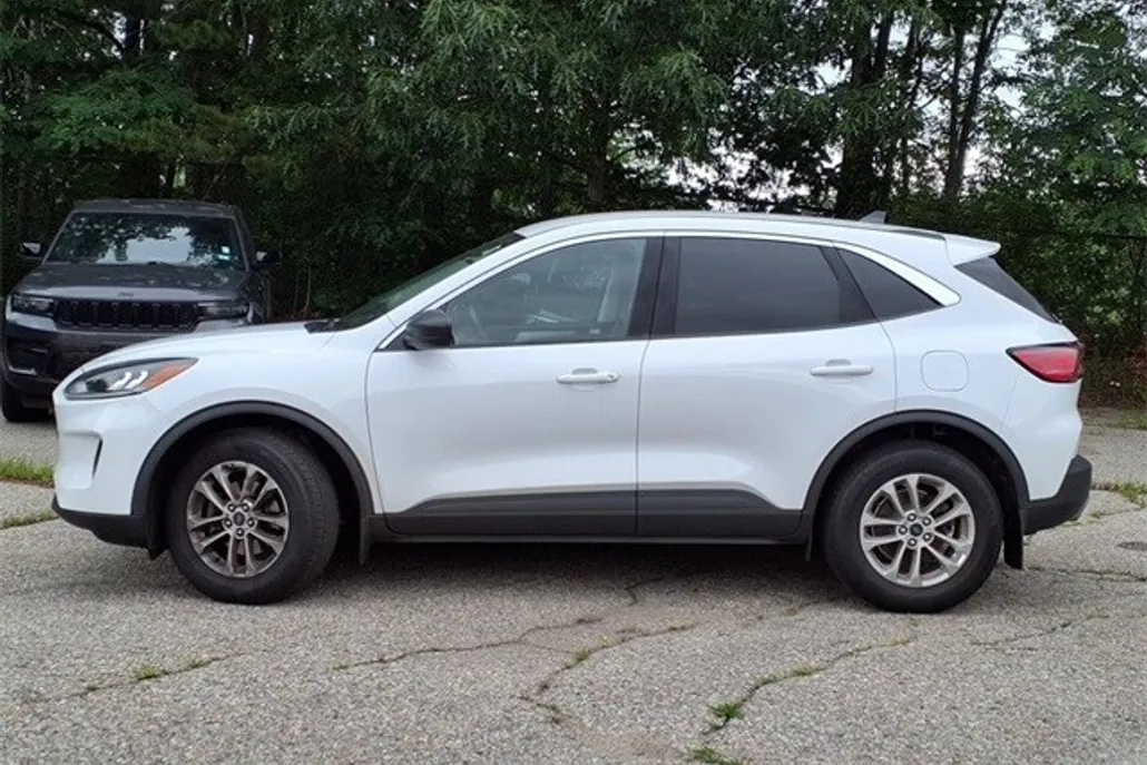 2022 Ford Escape SE photo 1