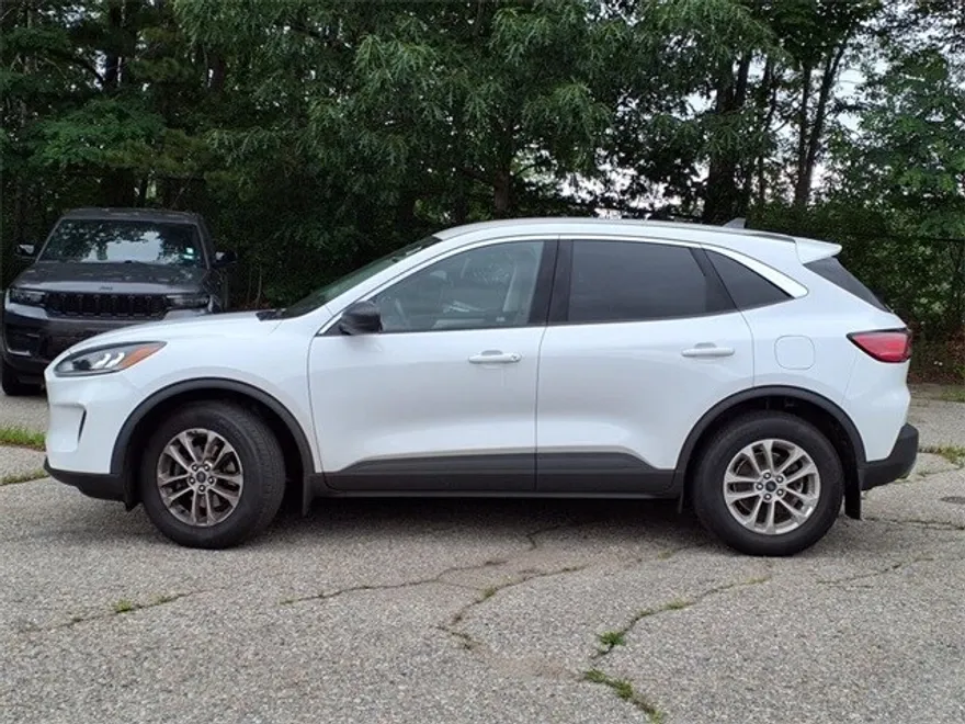 2022 Ford Escape SE photo 1
