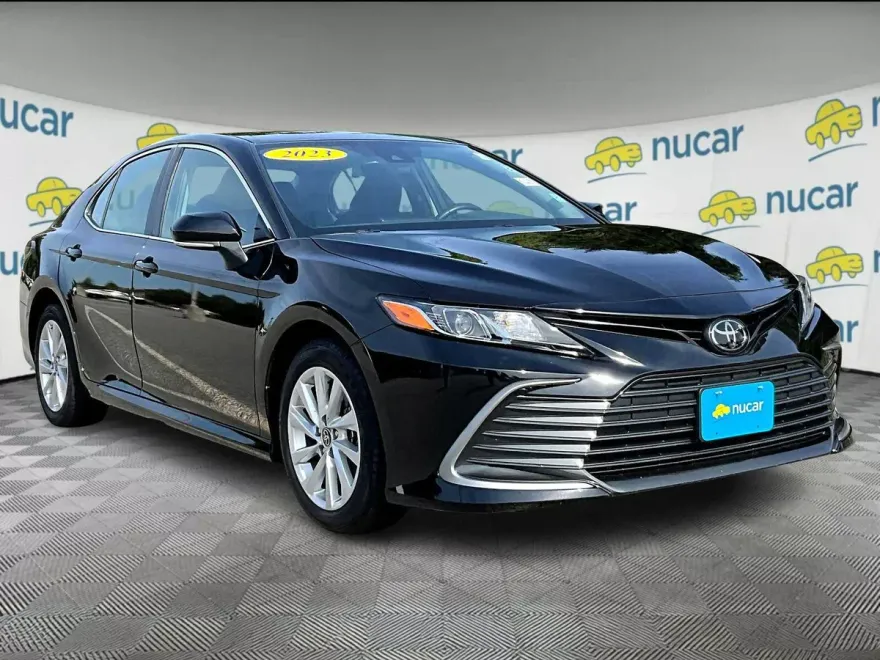 2023 Toyota Camry LE photo 1