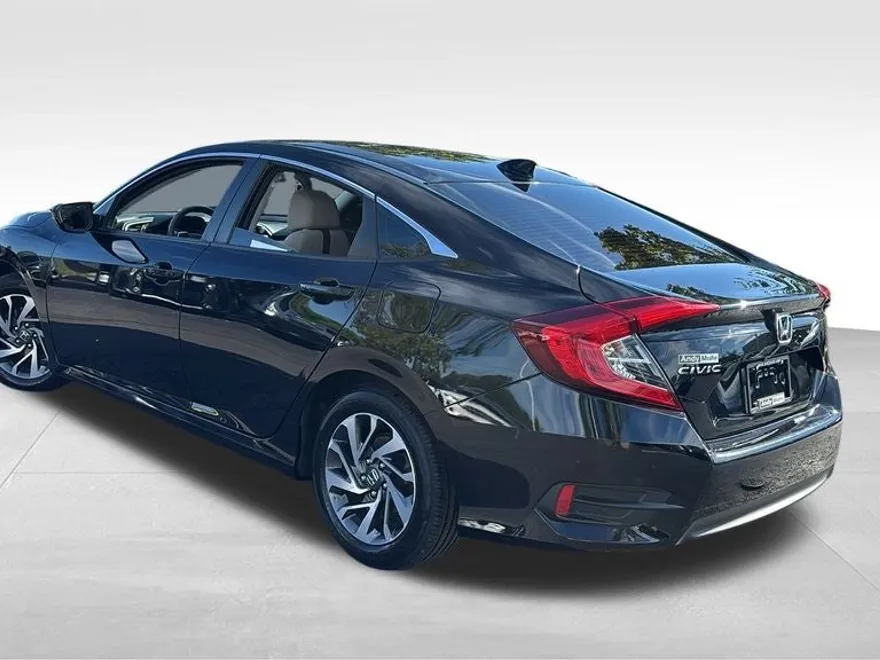 2018 Honda Civic EX photo 1