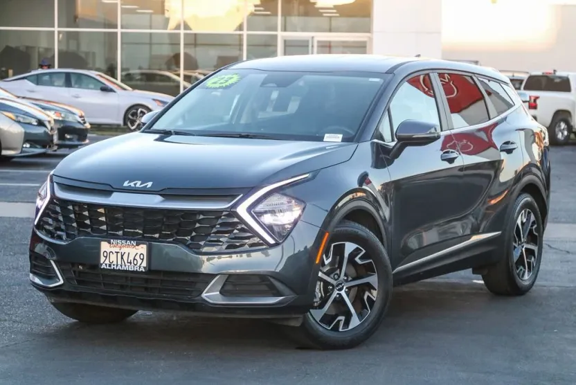 2023 Kia Sportage EX photo 1