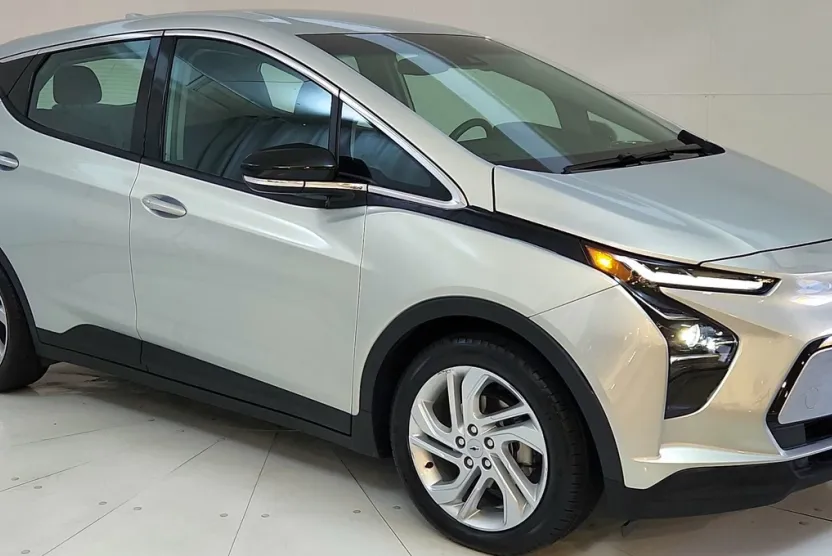 2023 Chevrolet Bolt EV 1LT photo 1