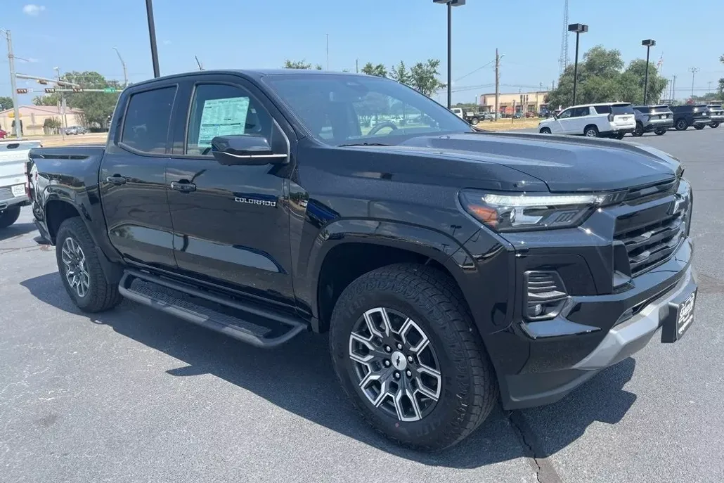 2026 Chevrolet Colorado Z71 photo 1