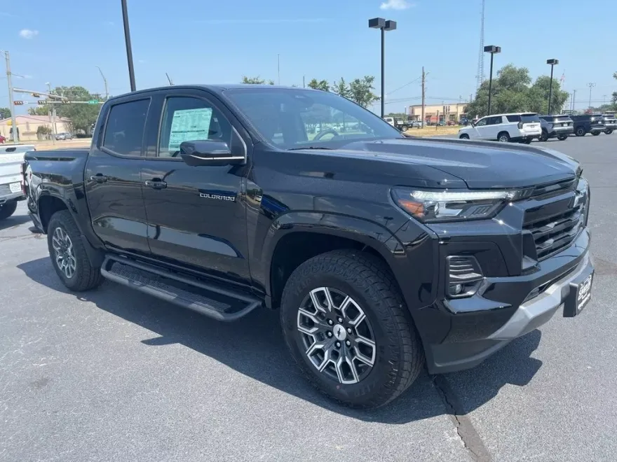 2026 Chevrolet Colorado Z71 photo 1