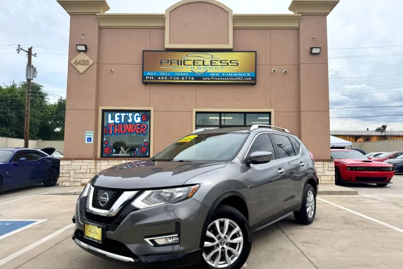 2017 Nissan Rogue SV AWD photo 1