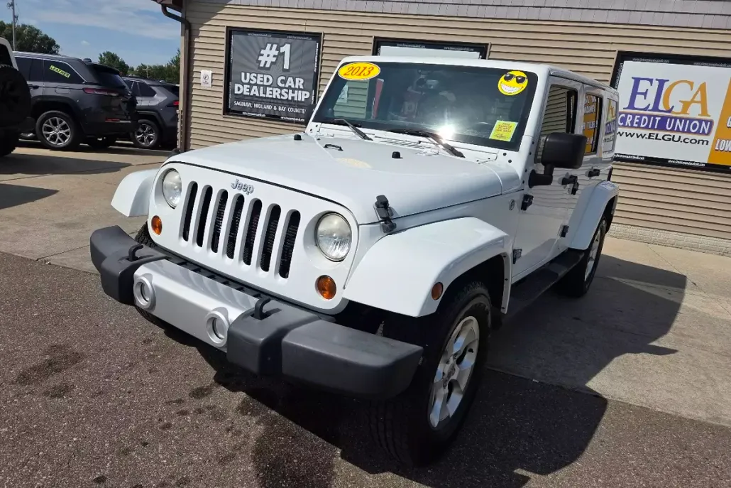 2013 Jeep Wrangler Unlimited Sahara photo 1