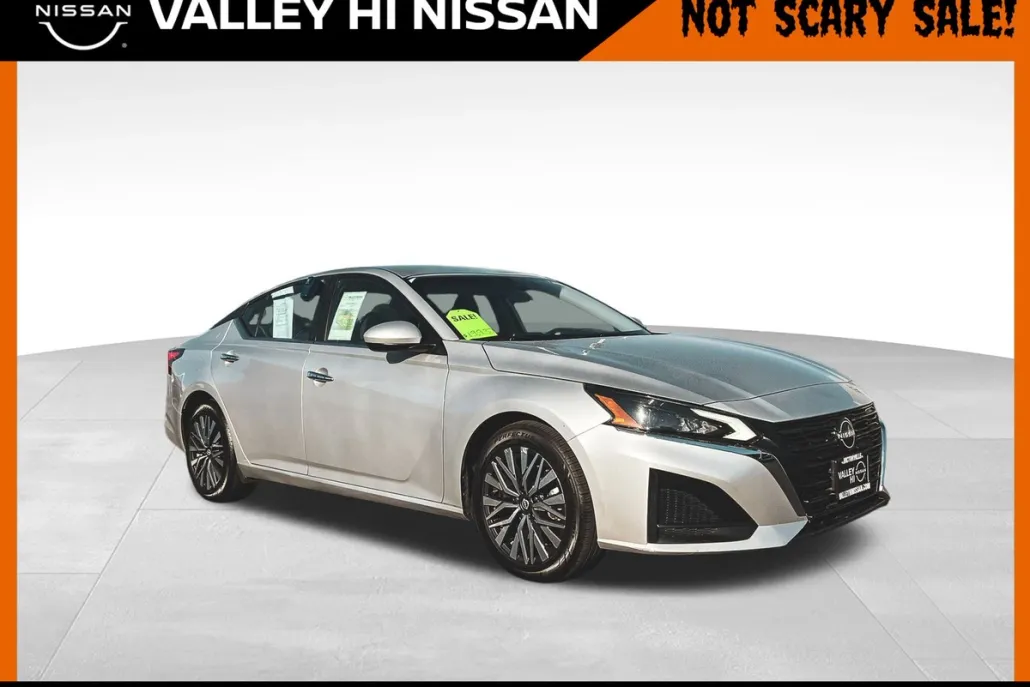 2023 Nissan Altima 2.5 SV photo 1