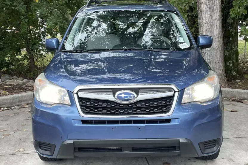 2015 Subaru Forester 2.5i Premium photo 1