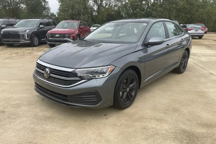 2024 Volkswagen Jetta SE photo 1