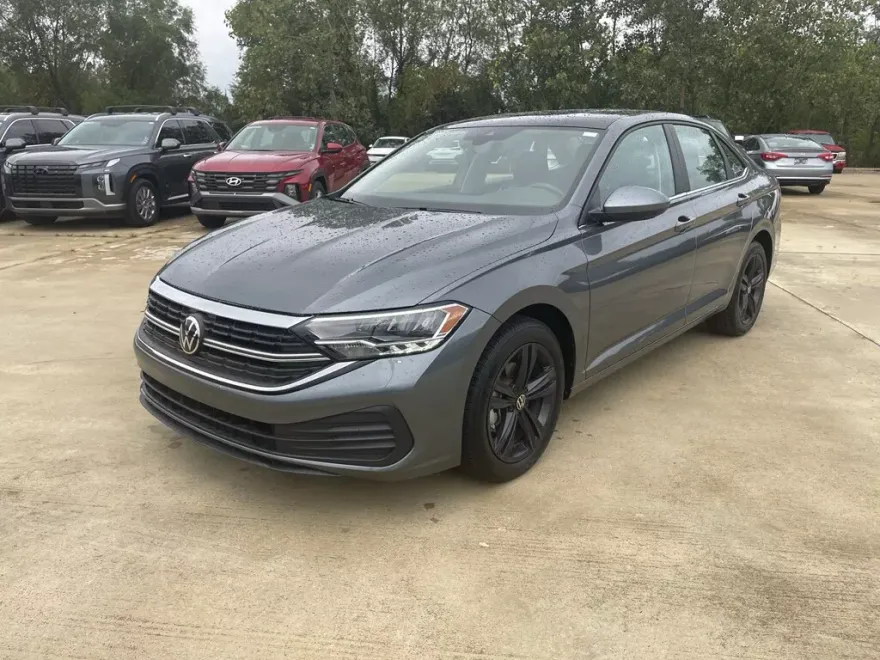 2024 Volkswagen Jetta SE photo 1