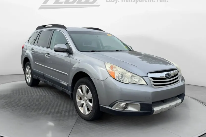 2011 Subaru Outback 3.6R Limited photo 1
