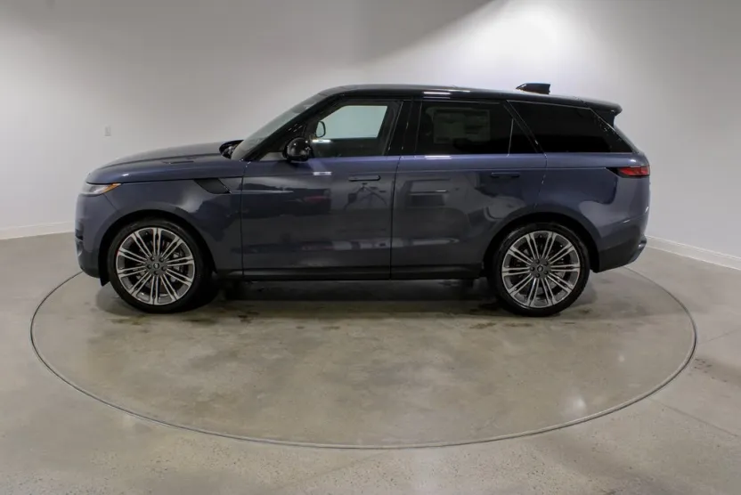 2025 Land Rover Range Rover Sport SE photo 1