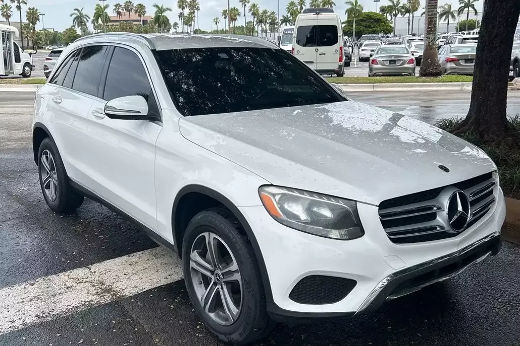 2019 Mercedes Benz GLC 300 photo 1