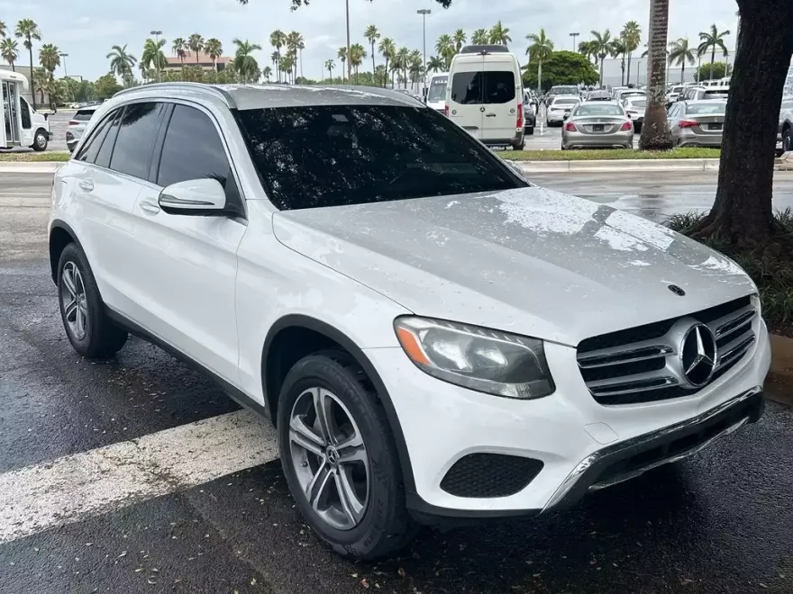 2019 Mercedes Benz GLC 300 photo 1