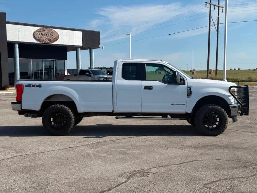 2017 Ford F-250 XLT photo 1