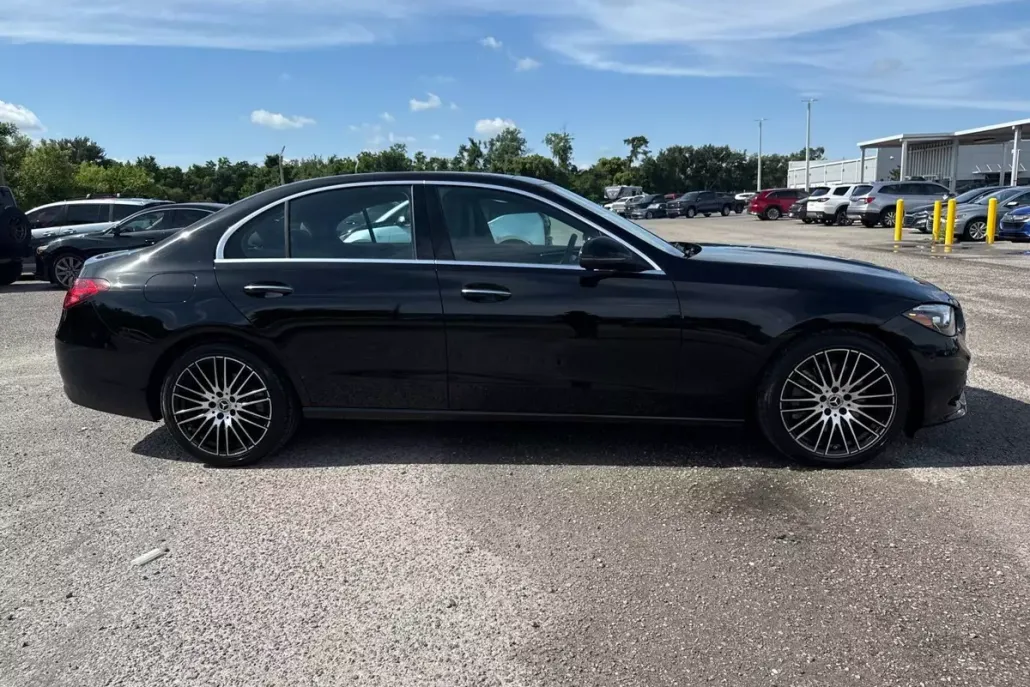 2024 Mercedes Benz C 300 photo 1