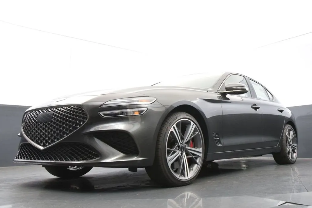 2024 Genesis G70 3.3T Sport Prestige photo 1