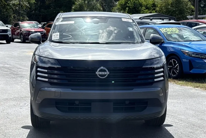 2025 Nissan Kicks SV photo 1