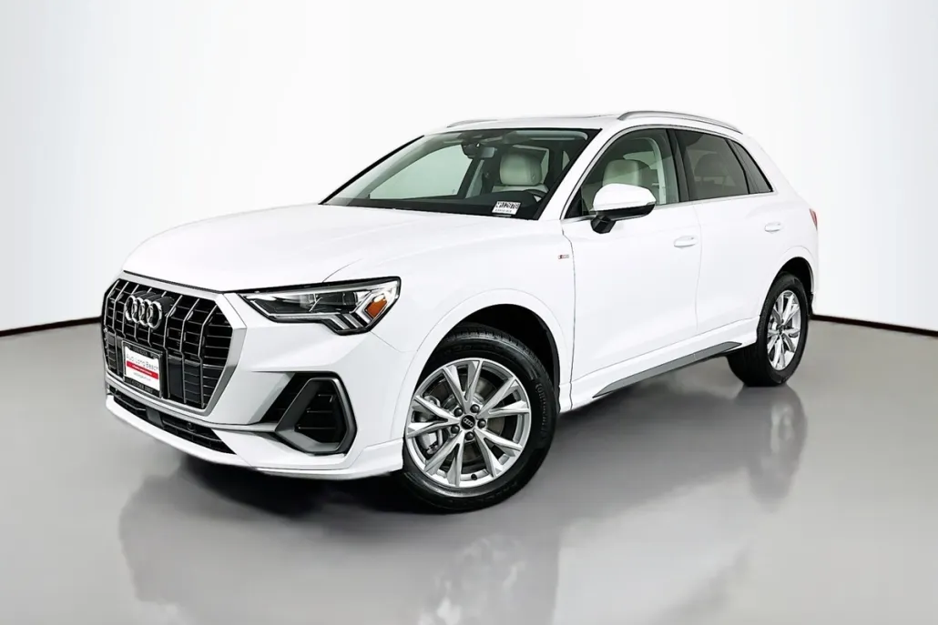 2025 Audi Q3 S line Premium photo 1