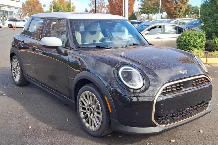 2025 Mini Cooper 4 Door Hardtop S photo 1
