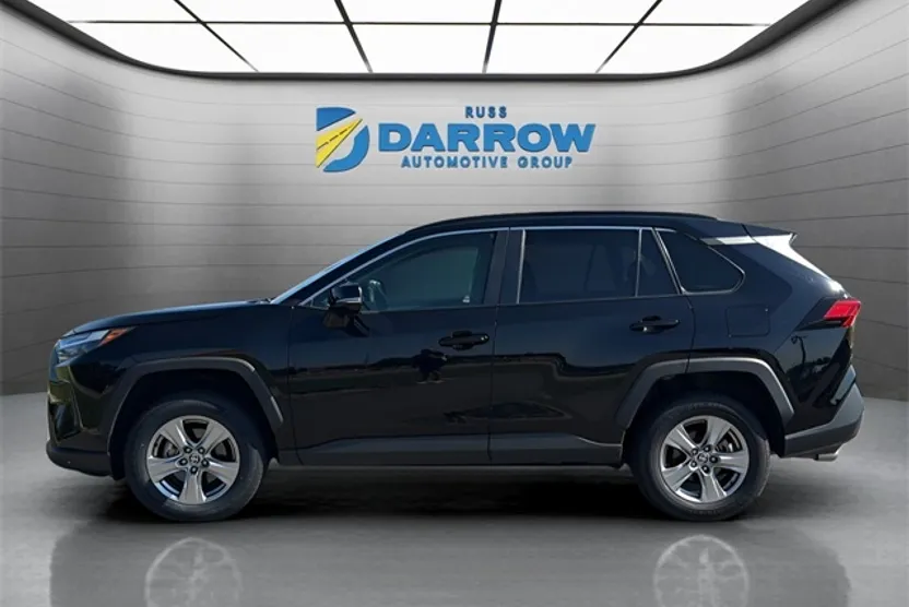 2023 Toyota RAV4 XLE photo 1