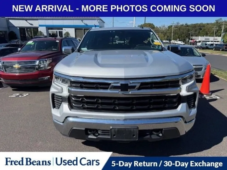 2022 Chevrolet Silverado 1500 LT photo 1