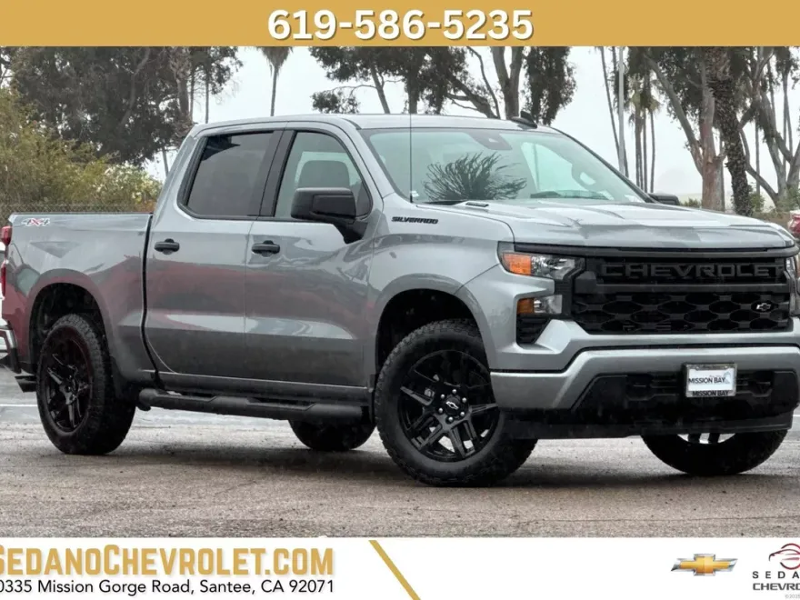 2025 Chevrolet Silverado 1500 Custom photo 1