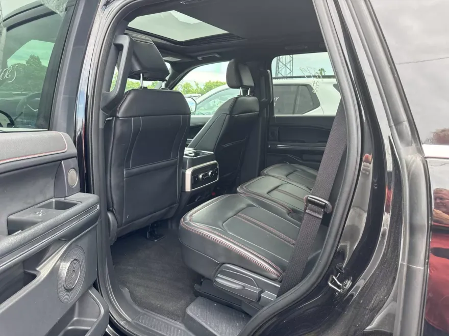 2024 Ford Expedition Limited photo 1