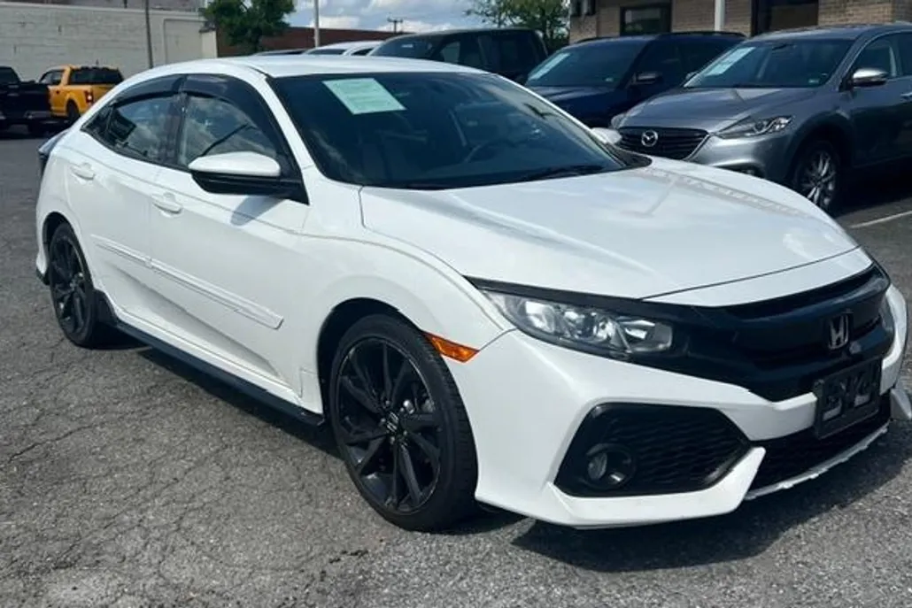 2018 Honda Civic Sport photo 1