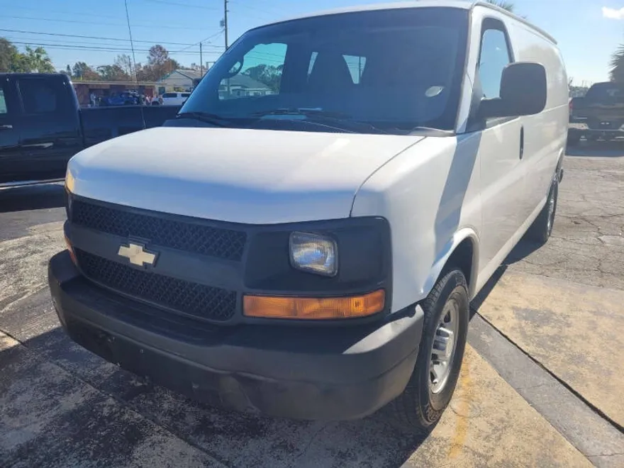 2011 Chevrolet Express 2500 Cargo Van photo 1