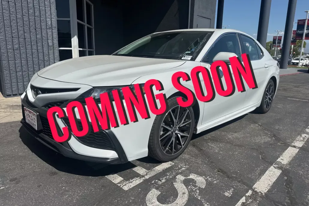 2023 Toyota Camry SE photo 1