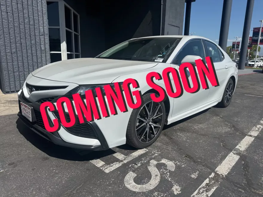 2023 Toyota Camry SE photo 1