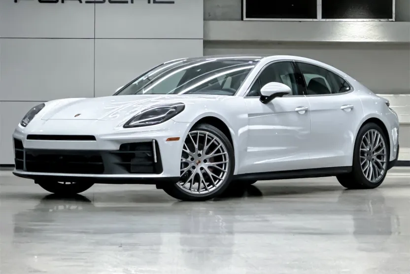 2024 Porsche Panamera 4 photo 1