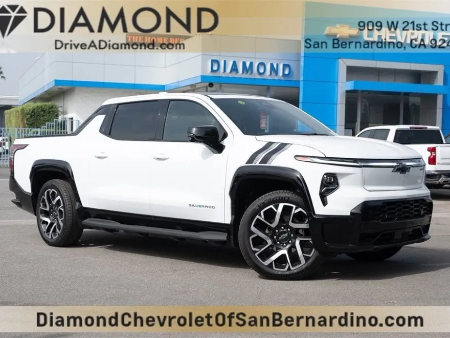 2024 Chevrolet Silverado EV RST photo 1