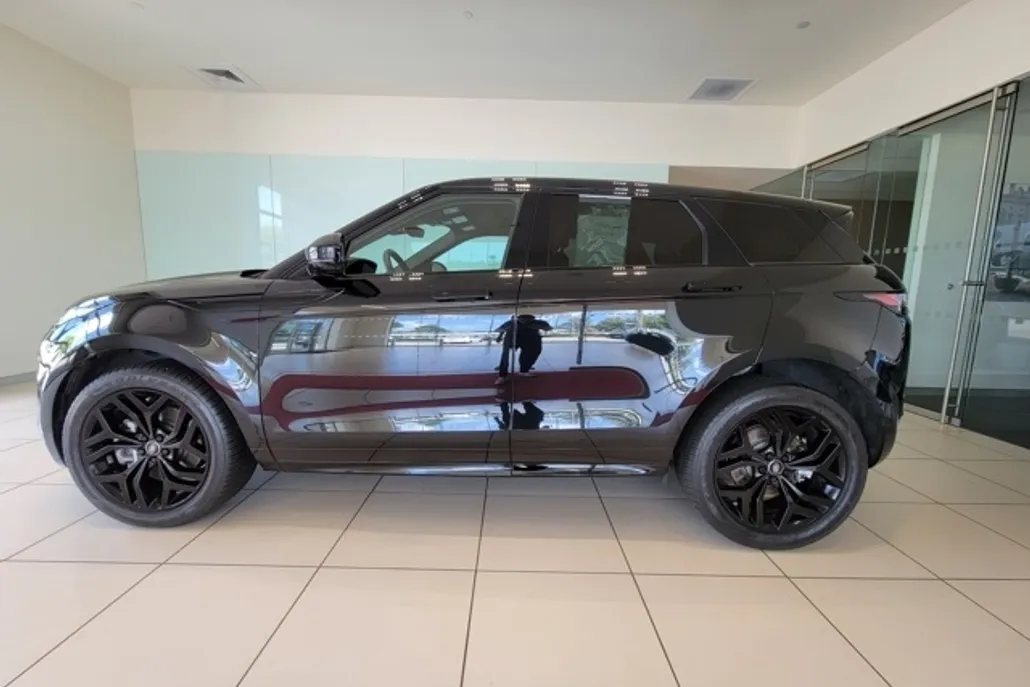 2023 Land Rover Range Rover Evoque R-Dynamic SE photo 1