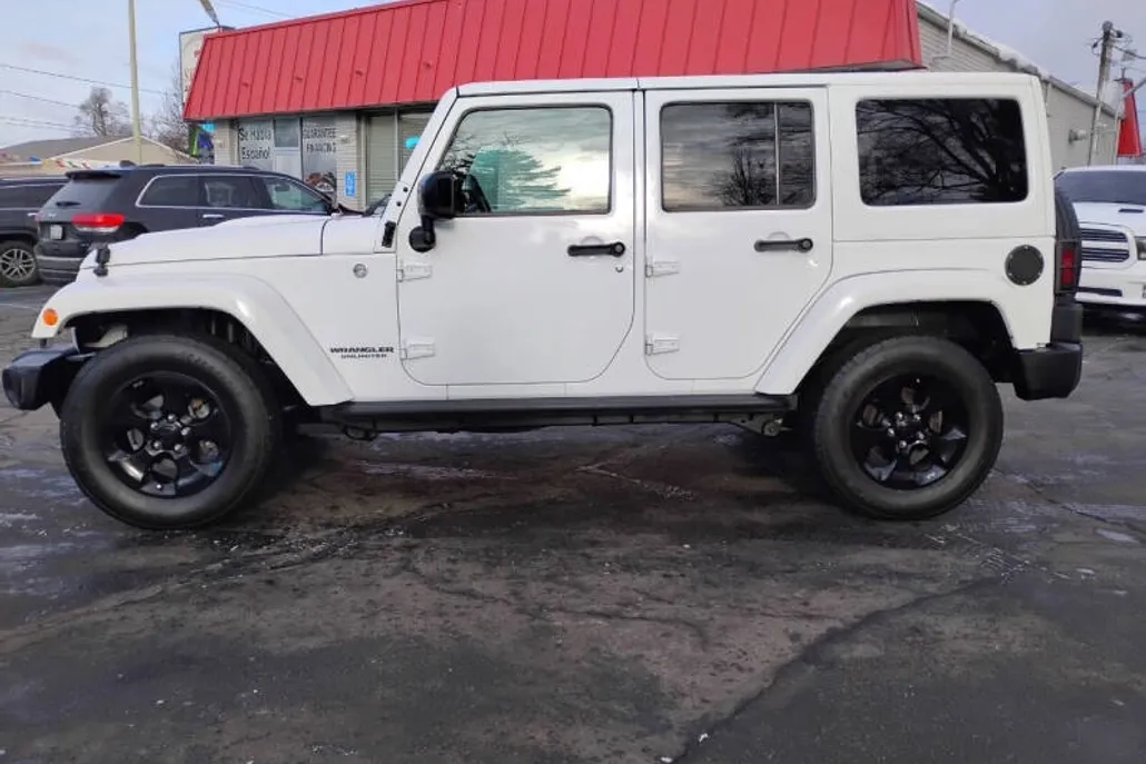 2015 Jeep Wrangler Unlimited Altitude photo 1