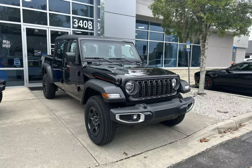 2025 Jeep Gladiator Sport photo 1