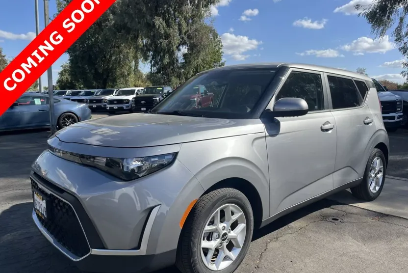 2023 Kia Soul S photo 1