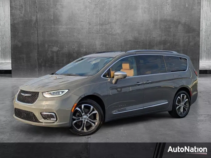 2022 Chrysler Pacifica Pinnacle photo 1