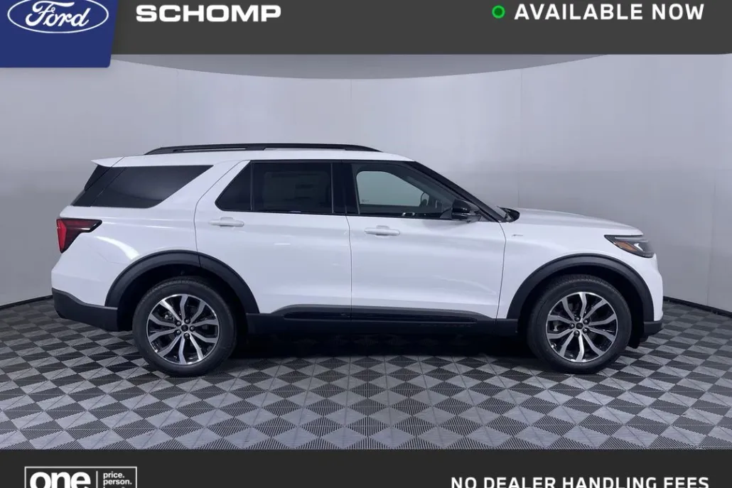 2025 Ford Explorer ST-Line photo 1