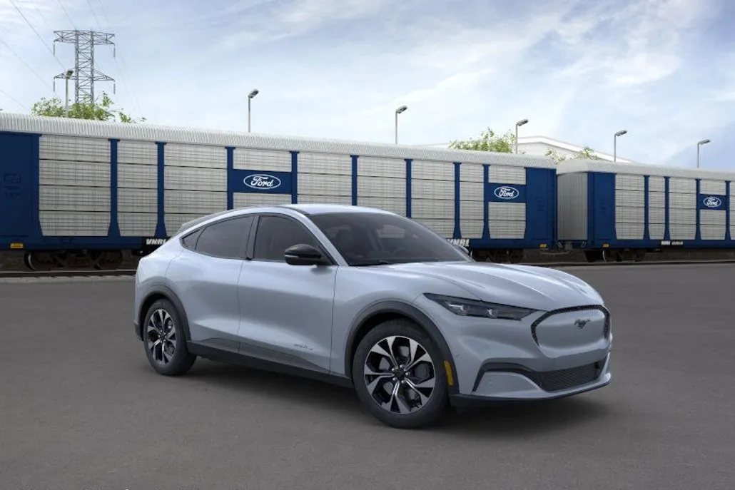 2025 Ford Mustang Mach-E Select photo 1