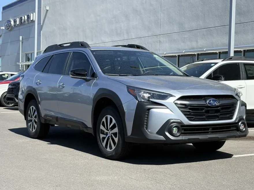 2025 Subaru Outback Premium photo 1