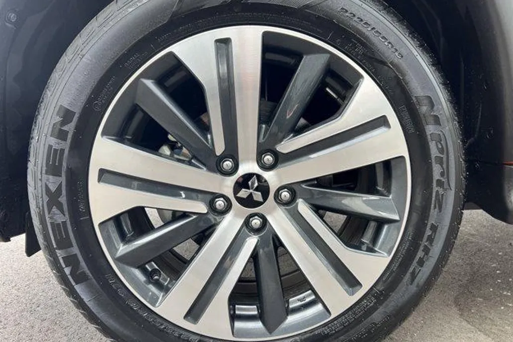 2024 Mitsubishi Outlander Sport SEL photo 1