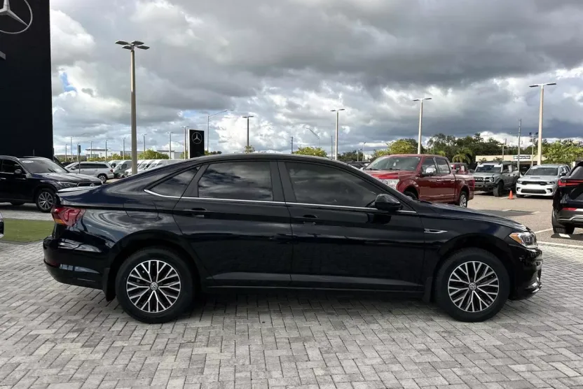 2019 Volkswagen Jetta SEL photo 1